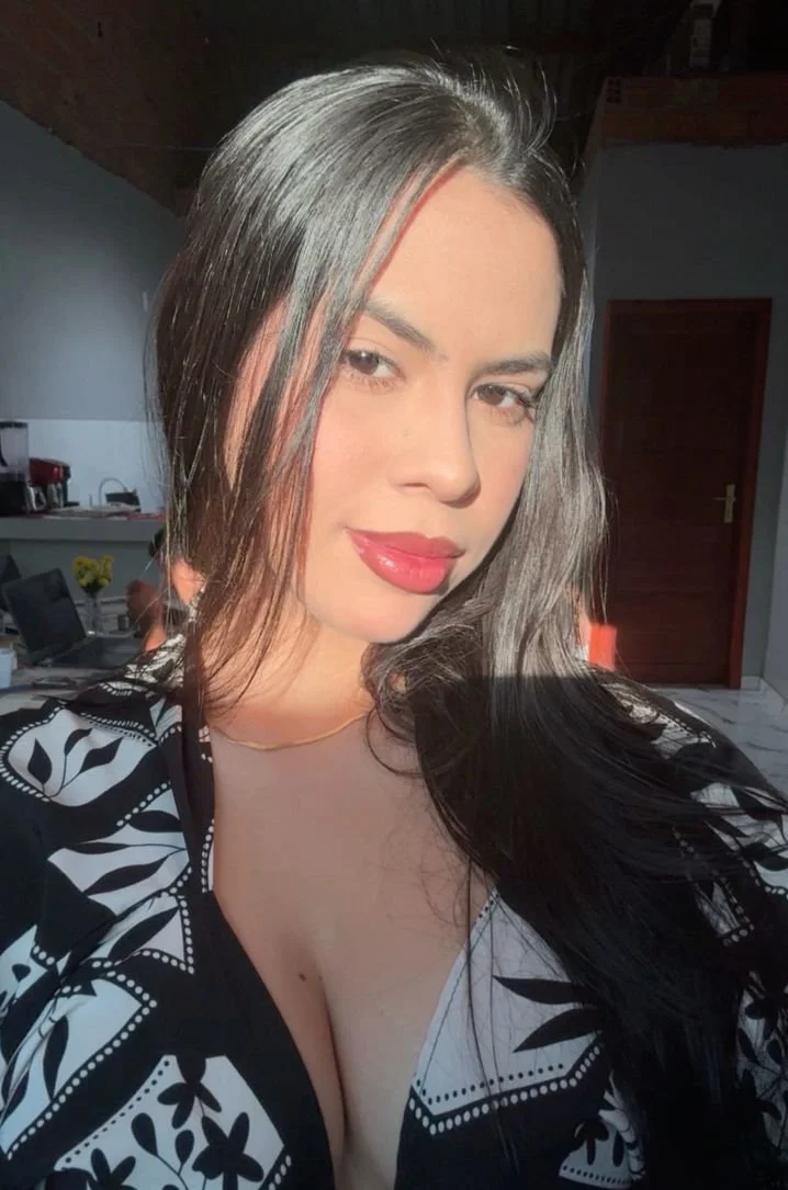 Uma delícia de uma puta encubada🤤 meu zangi: 9521769397 image 1