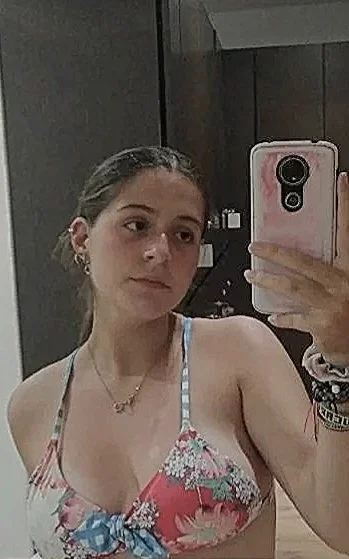 Que buena puta me mandaron se llama Laura denle su verga a esta zorra y sus novias al md. image 7