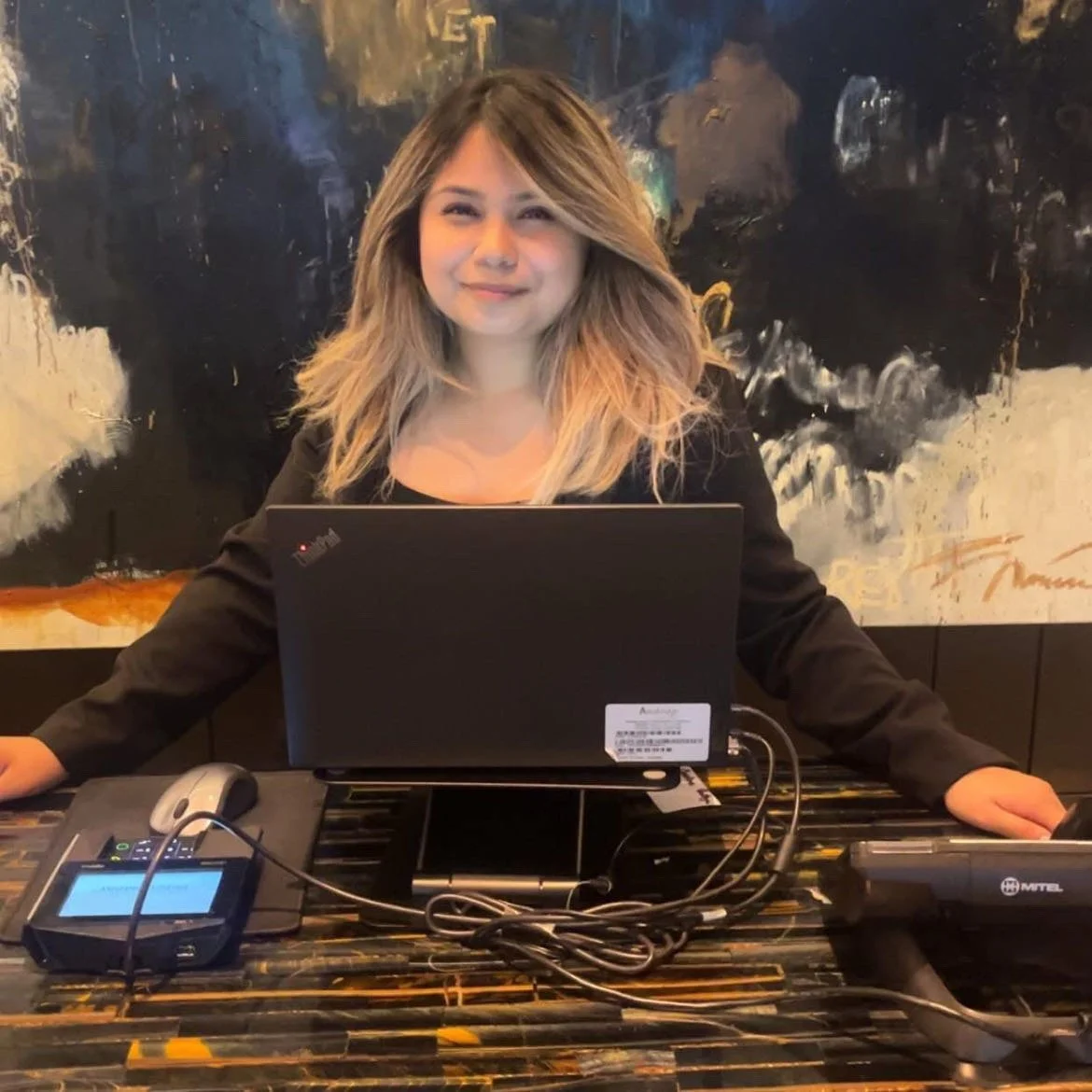 Chicago hotel manager Dm for Nudes main image