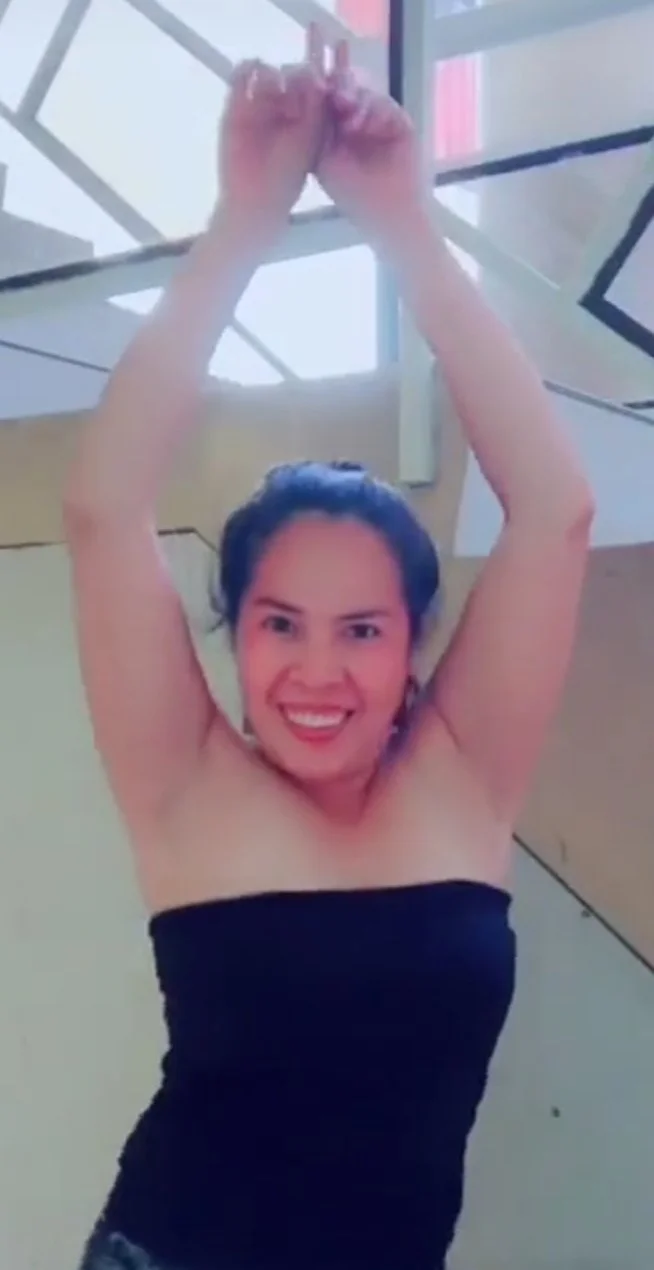 Philippina horny Saudi OFW image 3