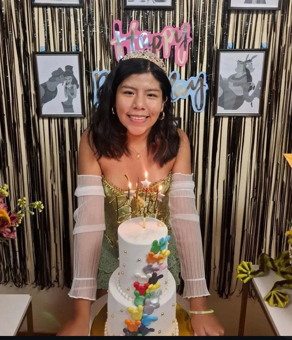 Azucena putita chupa verga image 2