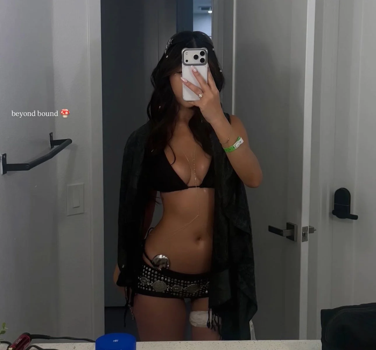 Big Tits Asian ABG image 5