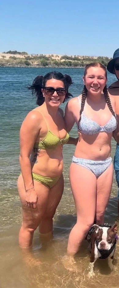 Latina MILF with big tits and daughter shared image 10
