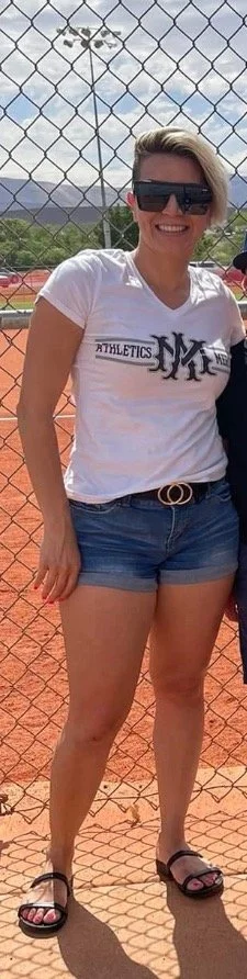 Latina MILF with big tits and daughter shared image 2