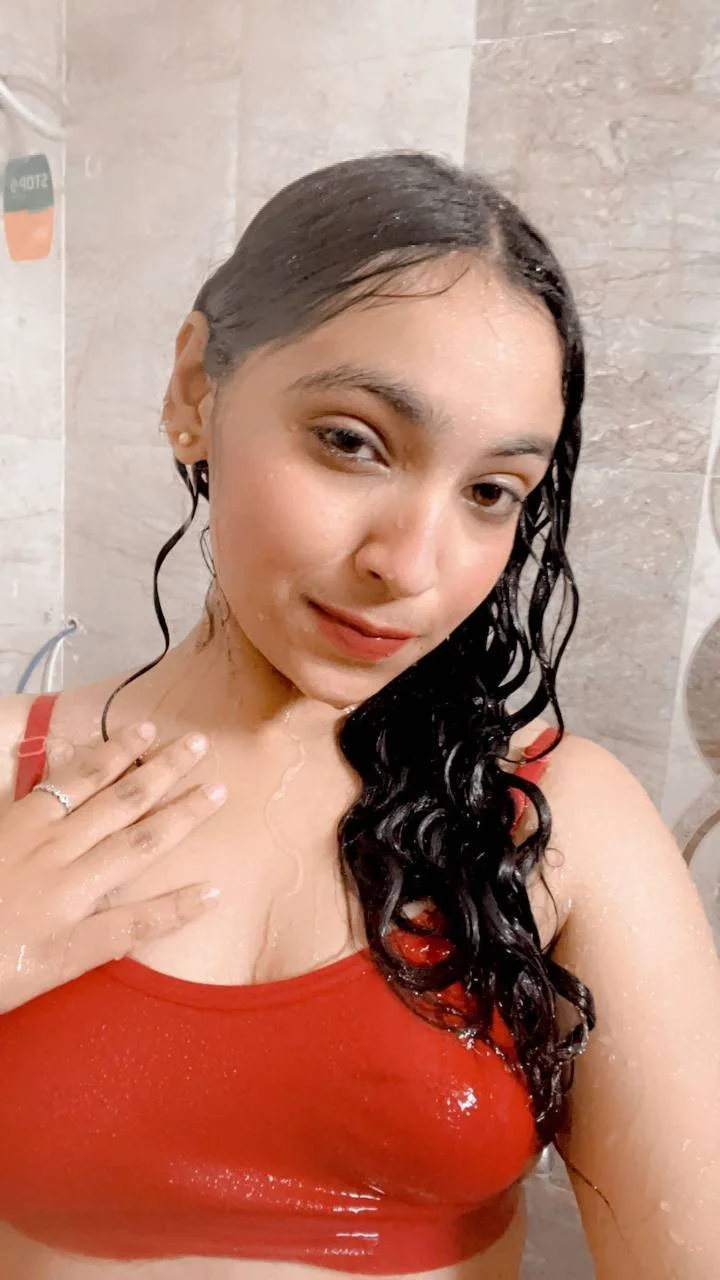 577 - Beautiful Indian girl image 6