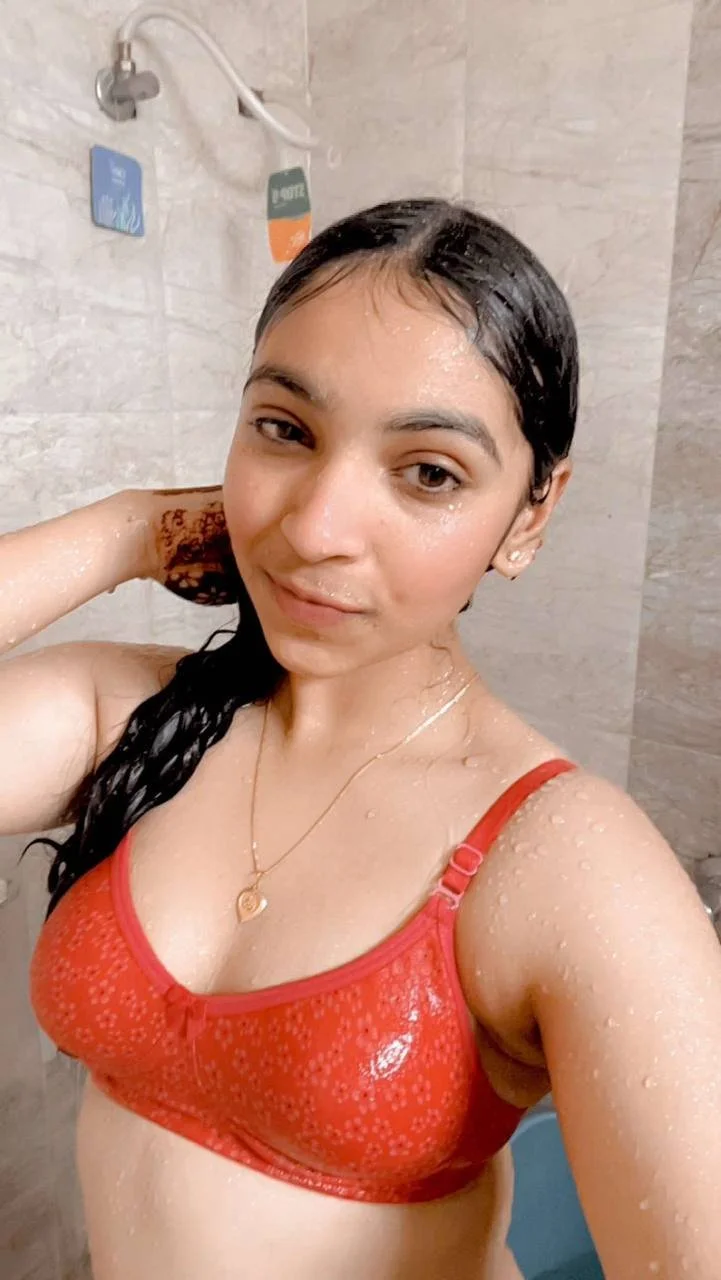 577 - Beautiful Indian girl image 7