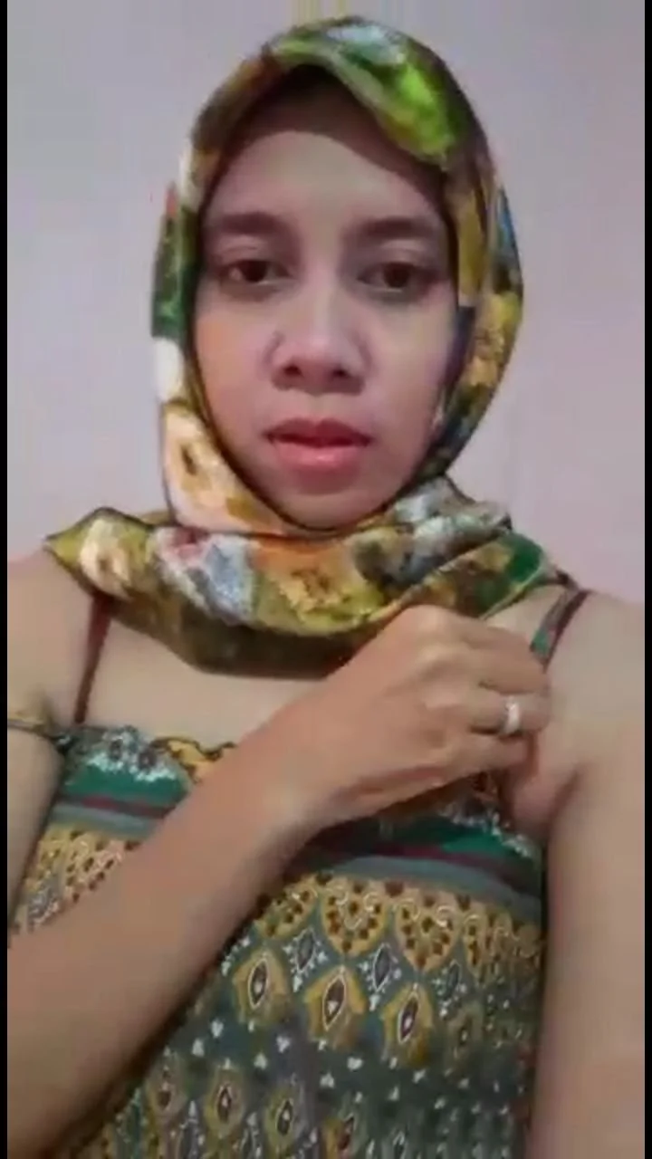 Hijabi slave born to get exposed and used by stranger men's image 22