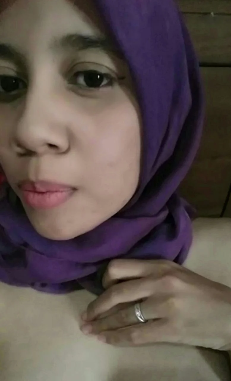 Hijabi slave born to get exposed and used by stranger men's image 38