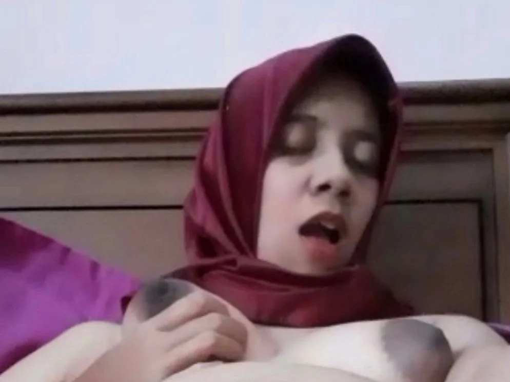 Hijabi slave born to get exposed and used by stranger men's image 48