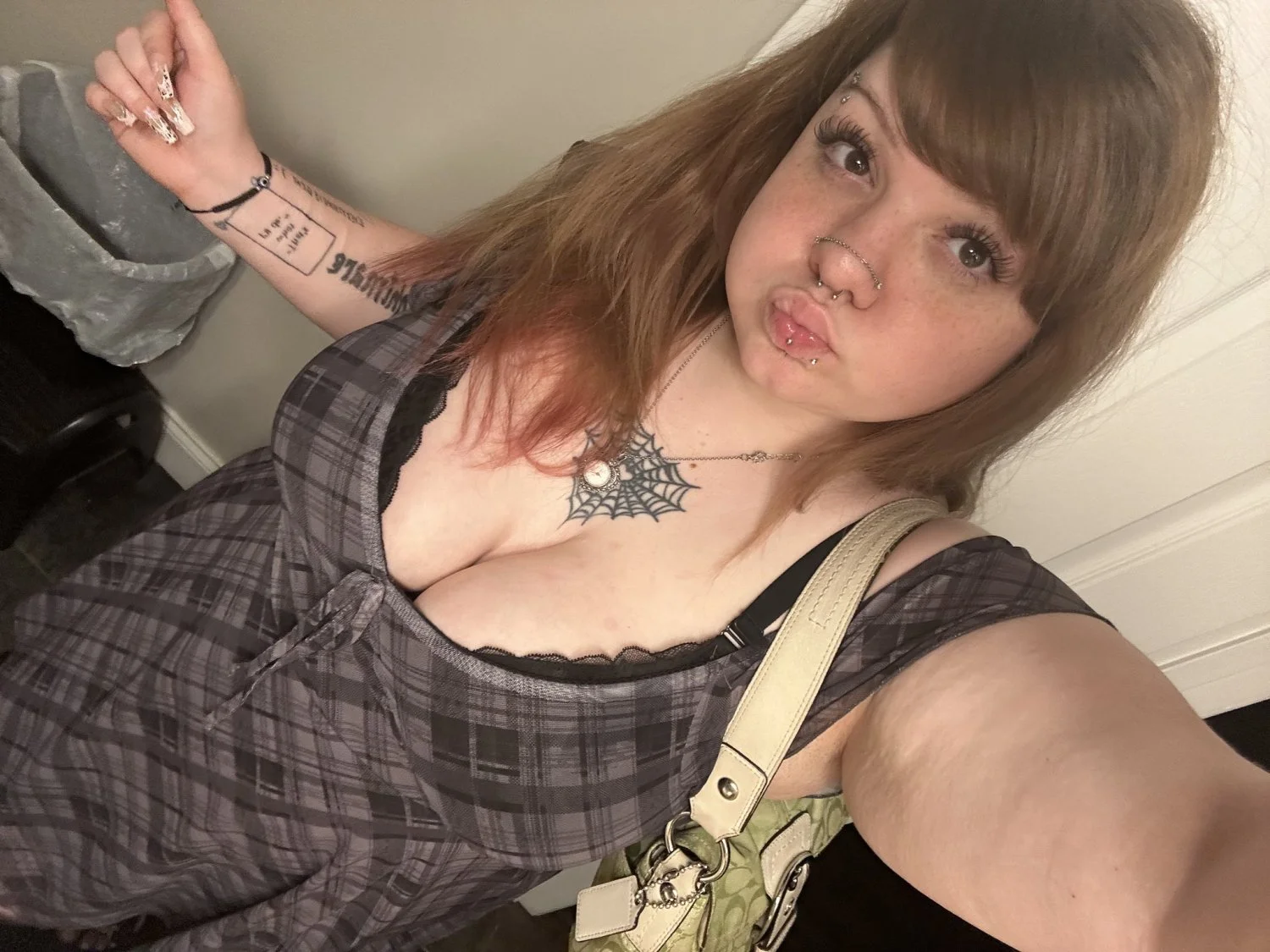 horny fat slut main image