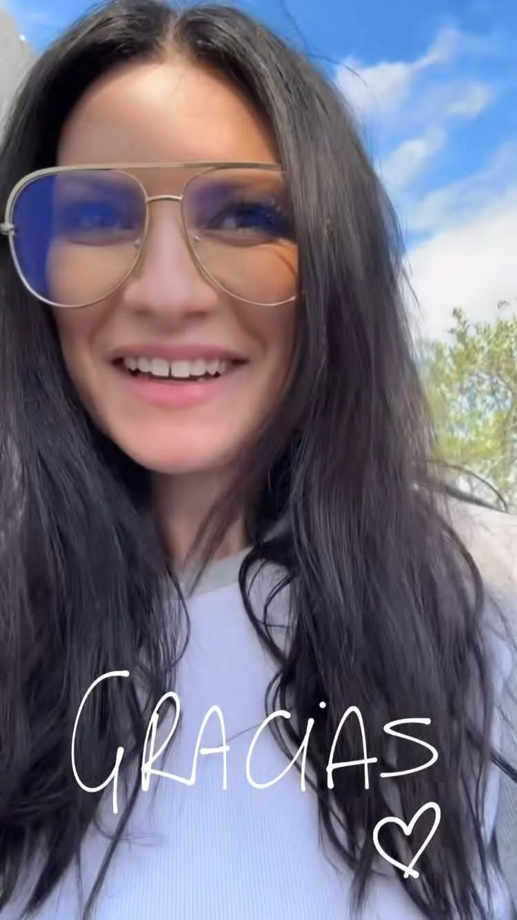 Laura Pausini hot italian singer image 17