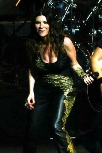 Laura Pausini hot italian singer image 37