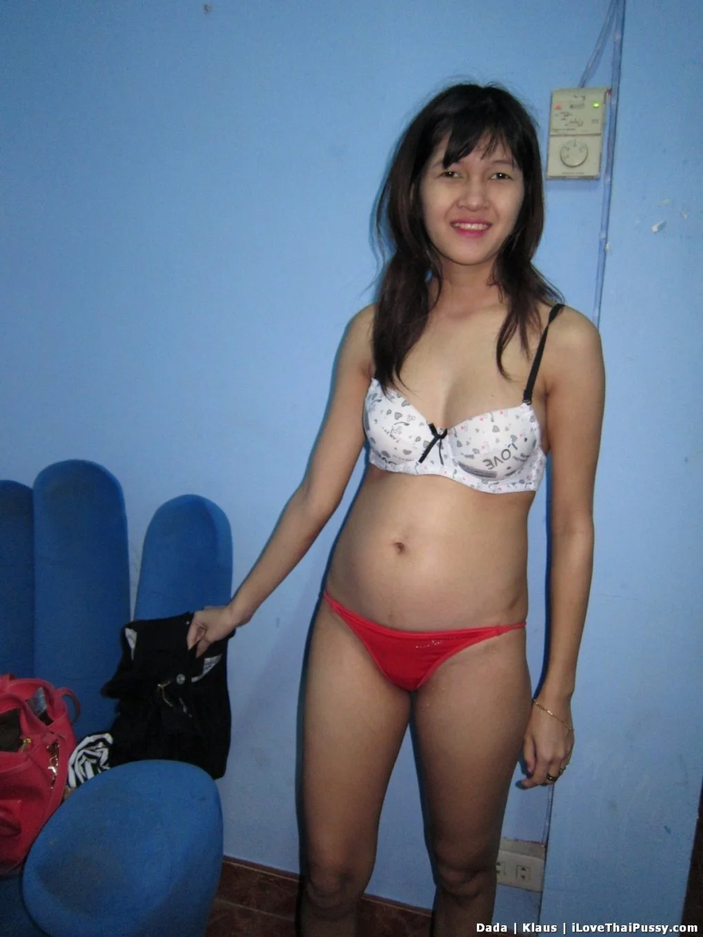 Pregnant thai prostitute fucking for spare money image 14