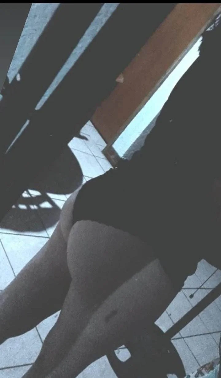 Mi amiga cachonda pt2 image 2
