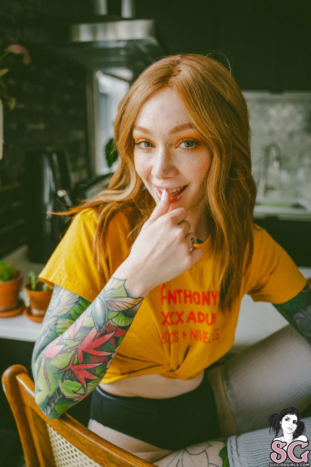 AskAlex - Baby I'm a glazed by you (Suicide Girls) image 3