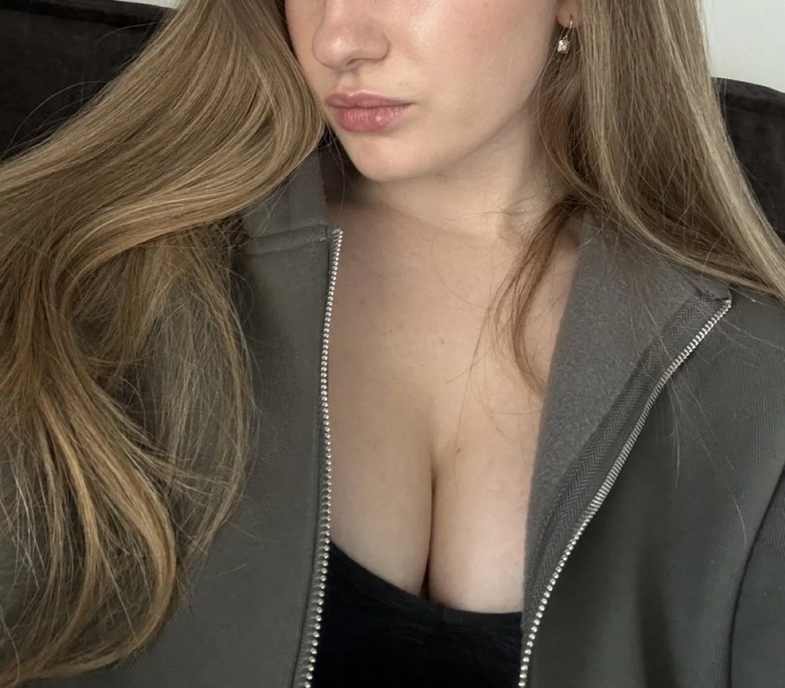 hot blonde loves bwc image 8