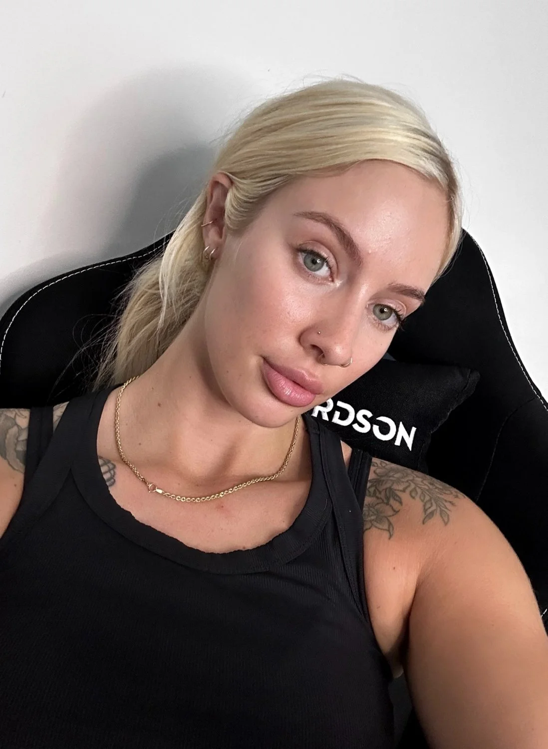 The best fuckdolls have blond hair so.. here I am main image