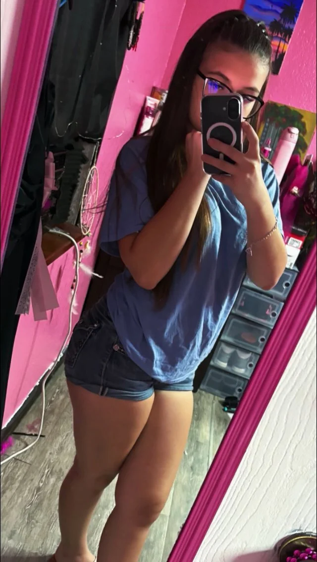 thick teen pic main image