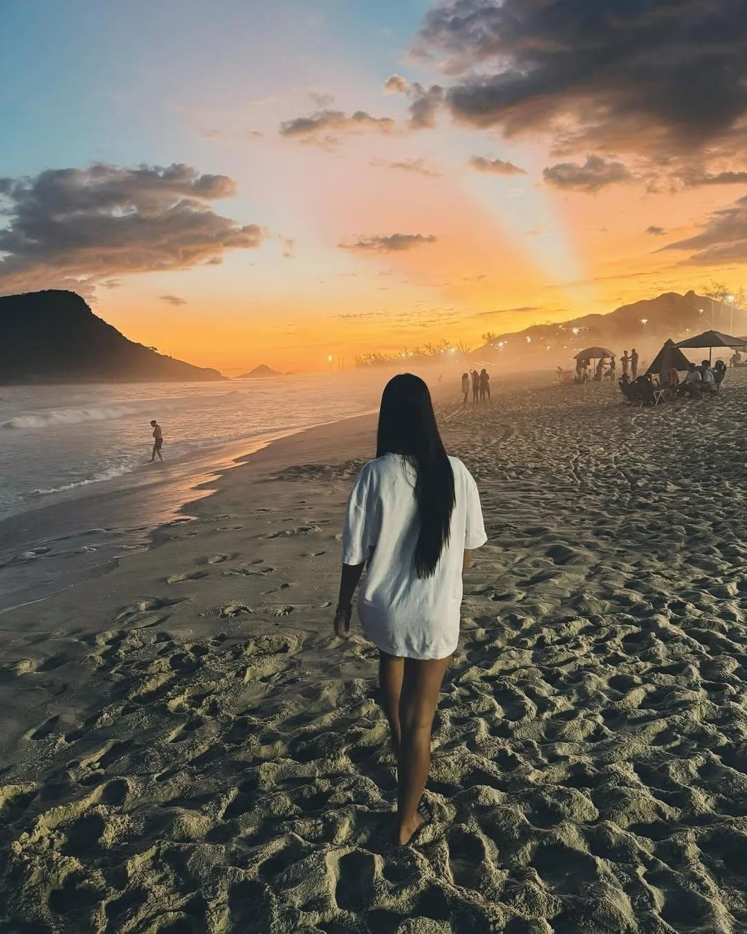 Julia Pimentel , novas fotos na praia...muito linda e fofo image 3