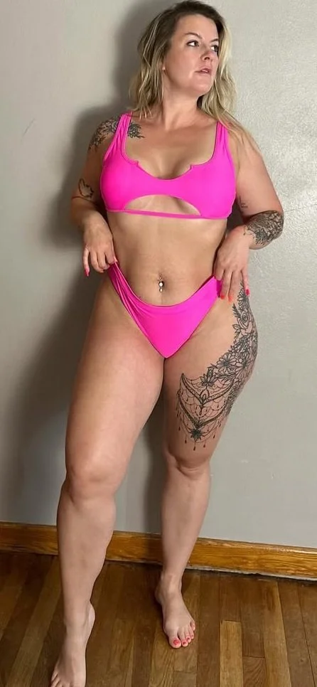 Request.. Thick Gorgeous Milf.. <> CEO of Mamabearbrand.. <> Instagram Influencer.. image 15