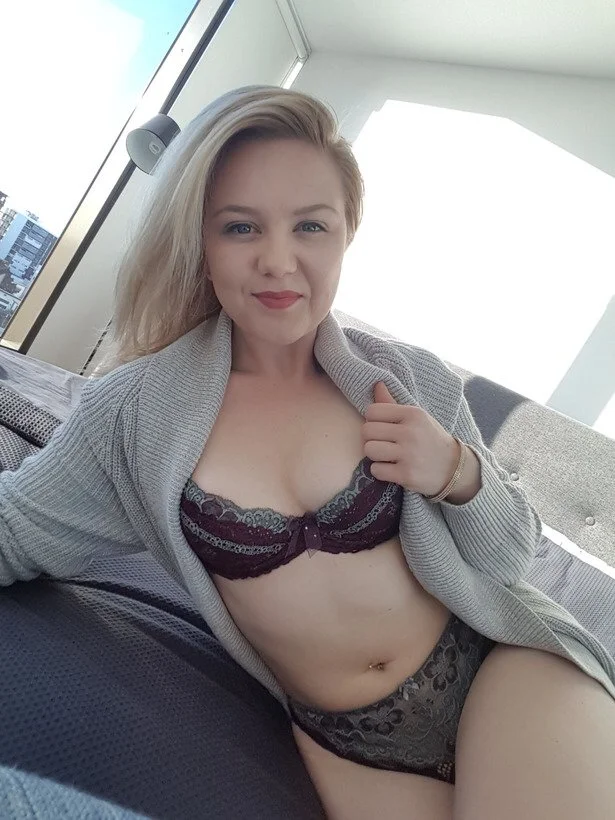 Olivia image 34
