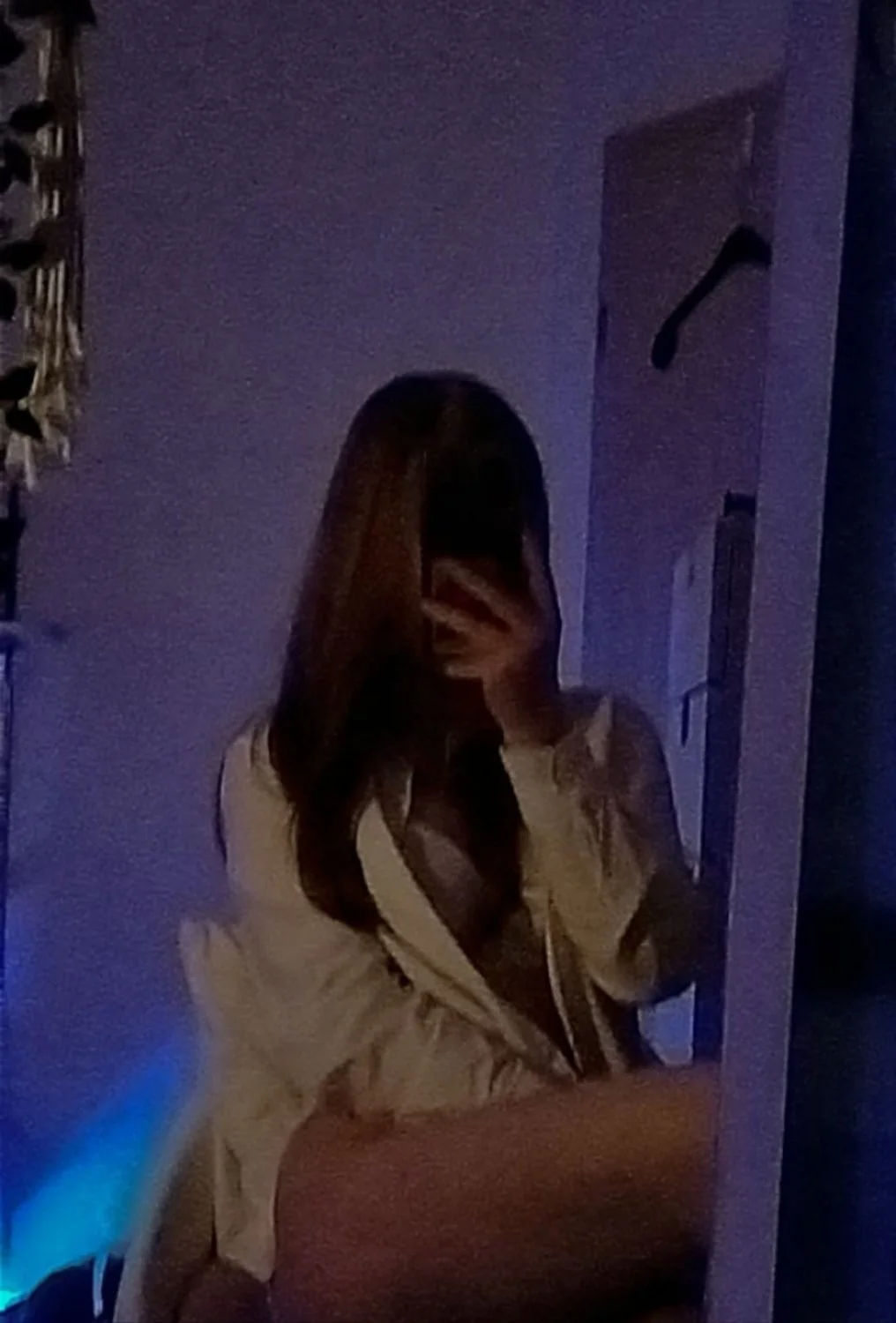 thicc blonde image 3