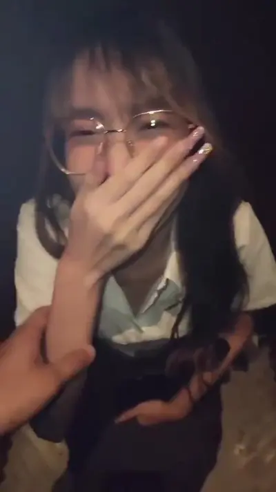 [ •-• ] สาวเเว่นนี้อมเก่งจริงๆ cover image