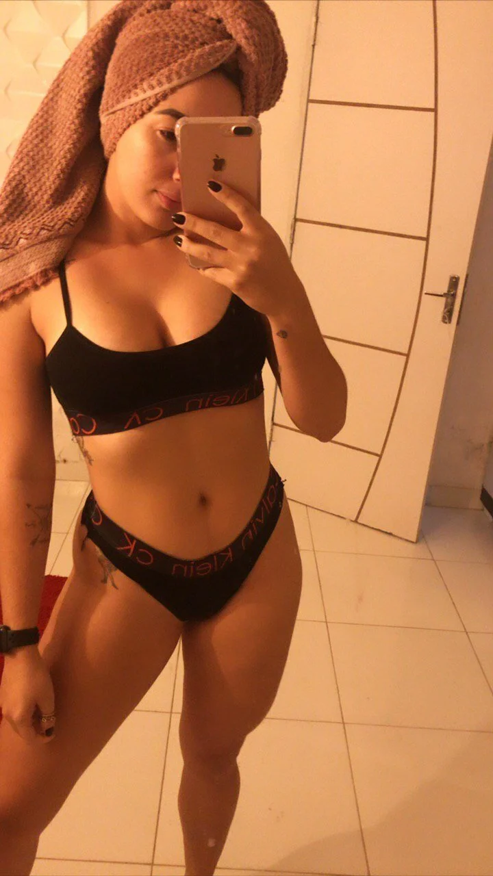 Yasmin mineira Gostosa caiu na net image 4