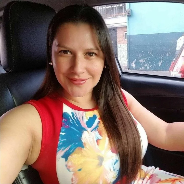 Nohemi Guatemalan Milf image 12