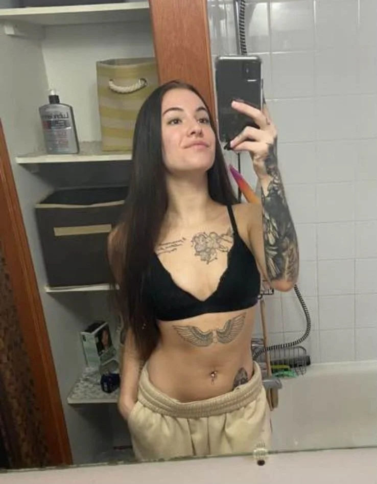 Alyssa image 7