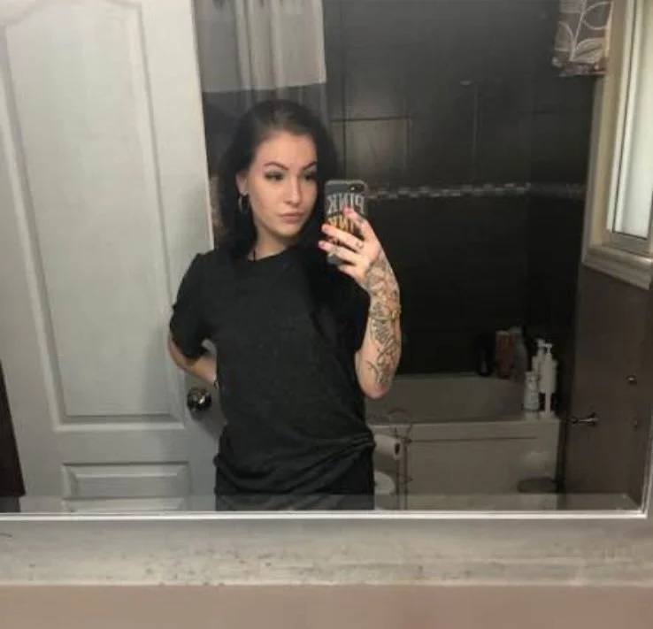 Alyssa image 8