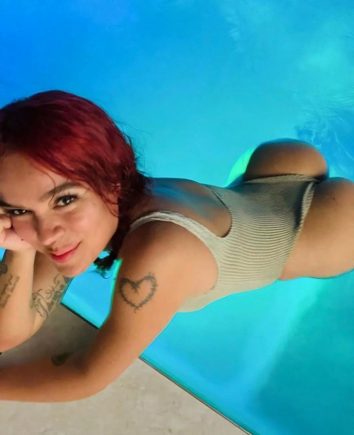 Karol g image 17