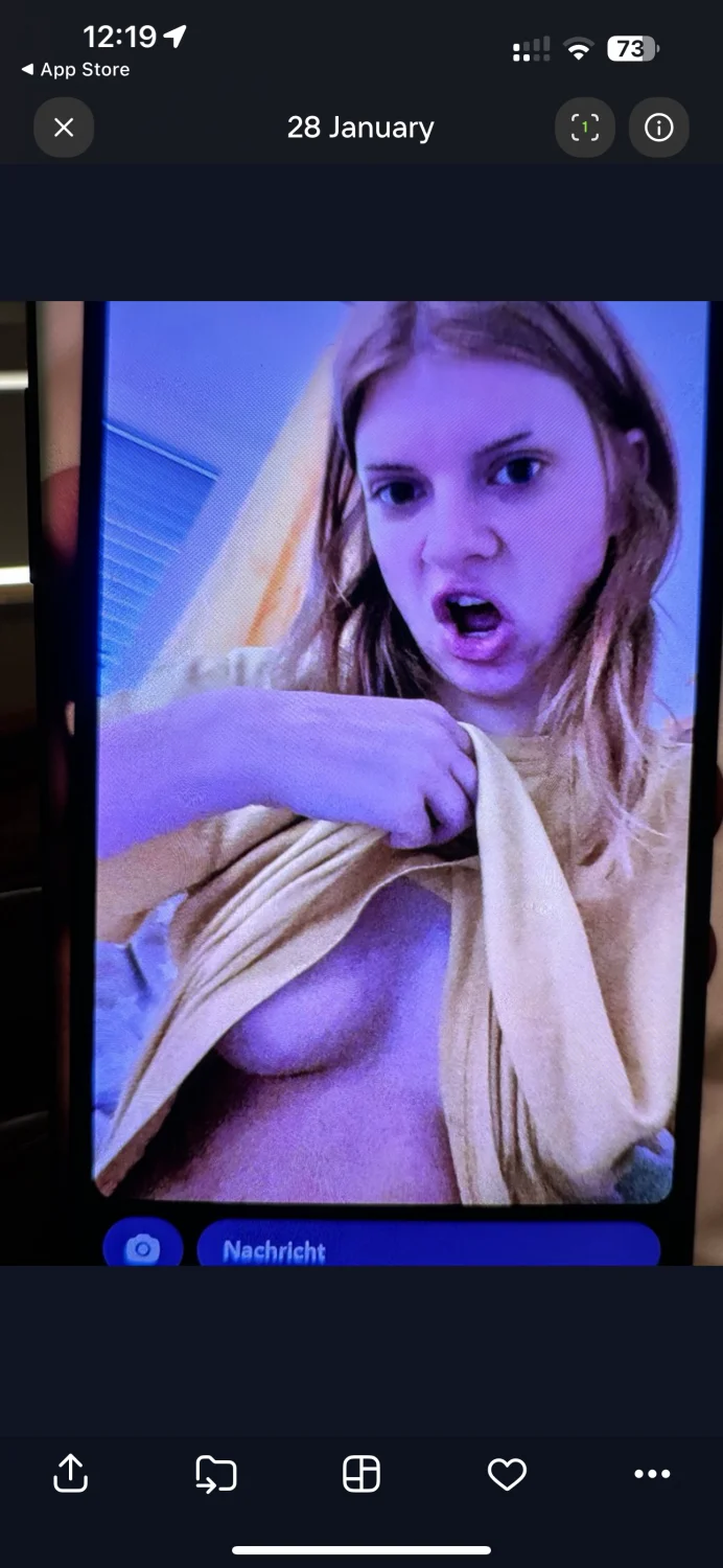18yo Slut cheating on Snap with her ex while bf is working image 6