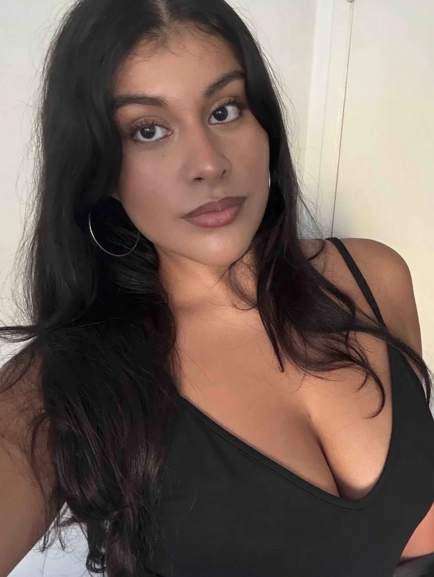 Slutty pretty latina mami showing off her big juicy tits main image