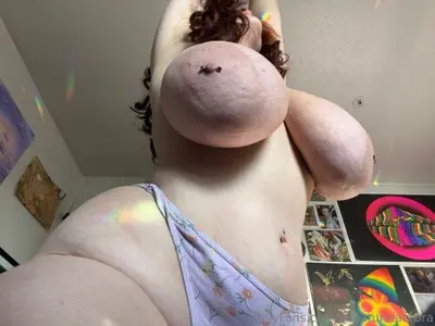 Huge tits pawg solo cover image
