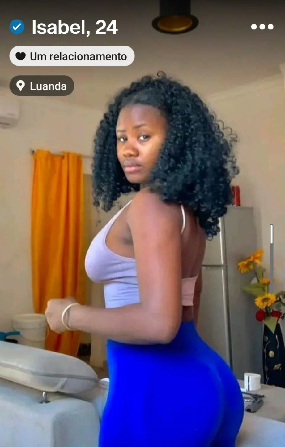 Ela tem bom corpo né? image 2