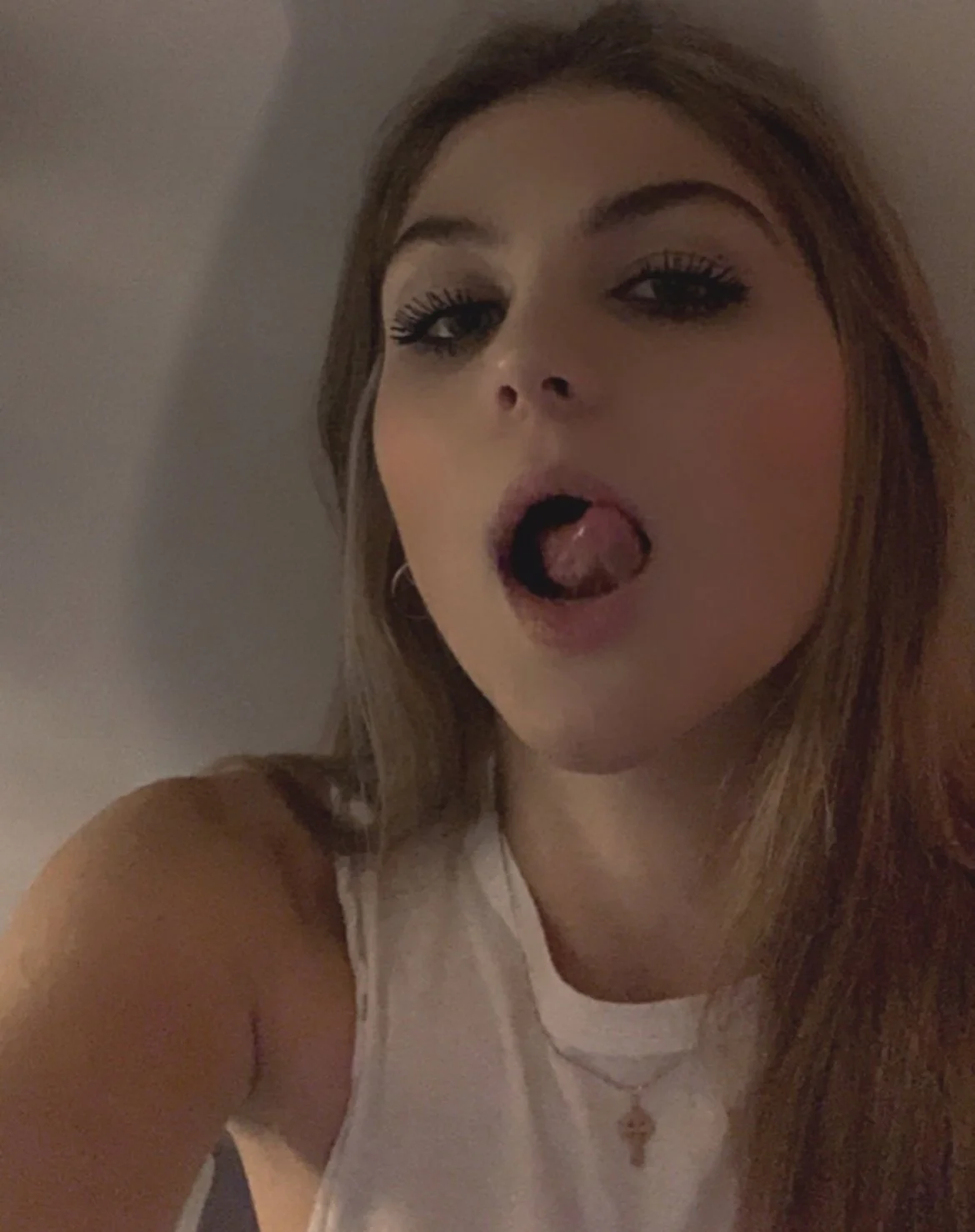 Irl Meanest popular girl in hs turned sorority slut Chloe image 8