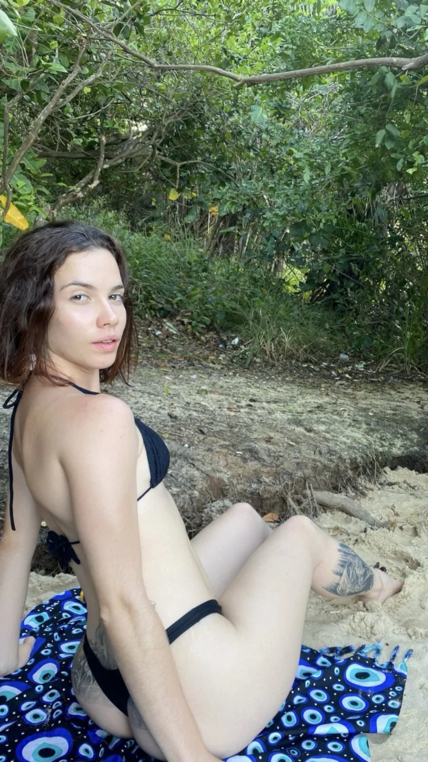 Puta novinha viciada em levar gozada dentro da buceta caiu na net, safada gravou anal e foi vazada image 3
