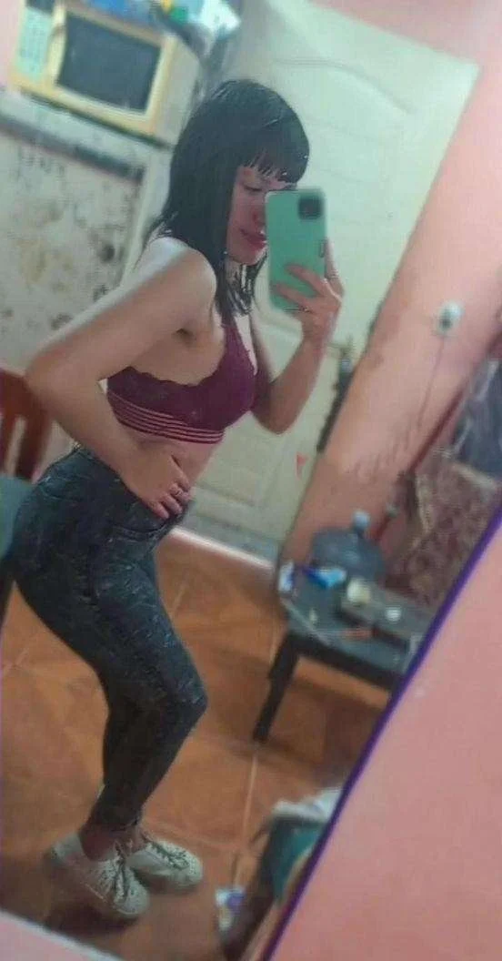 Pendeja puta le encanta entregar el culo image 6