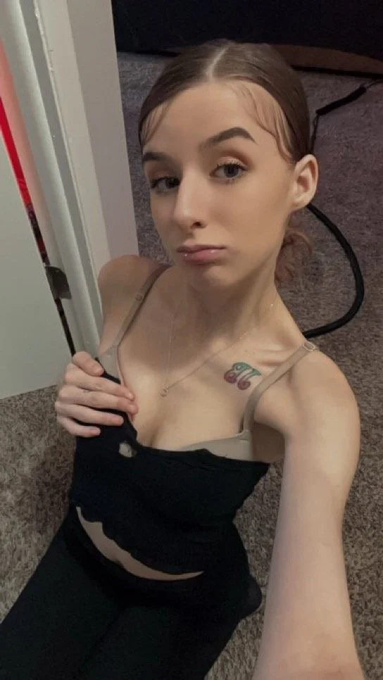 met this petite white slut and got her snap, turns out she’s a slut image 28