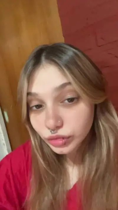 Loira novinha fode muito cover image