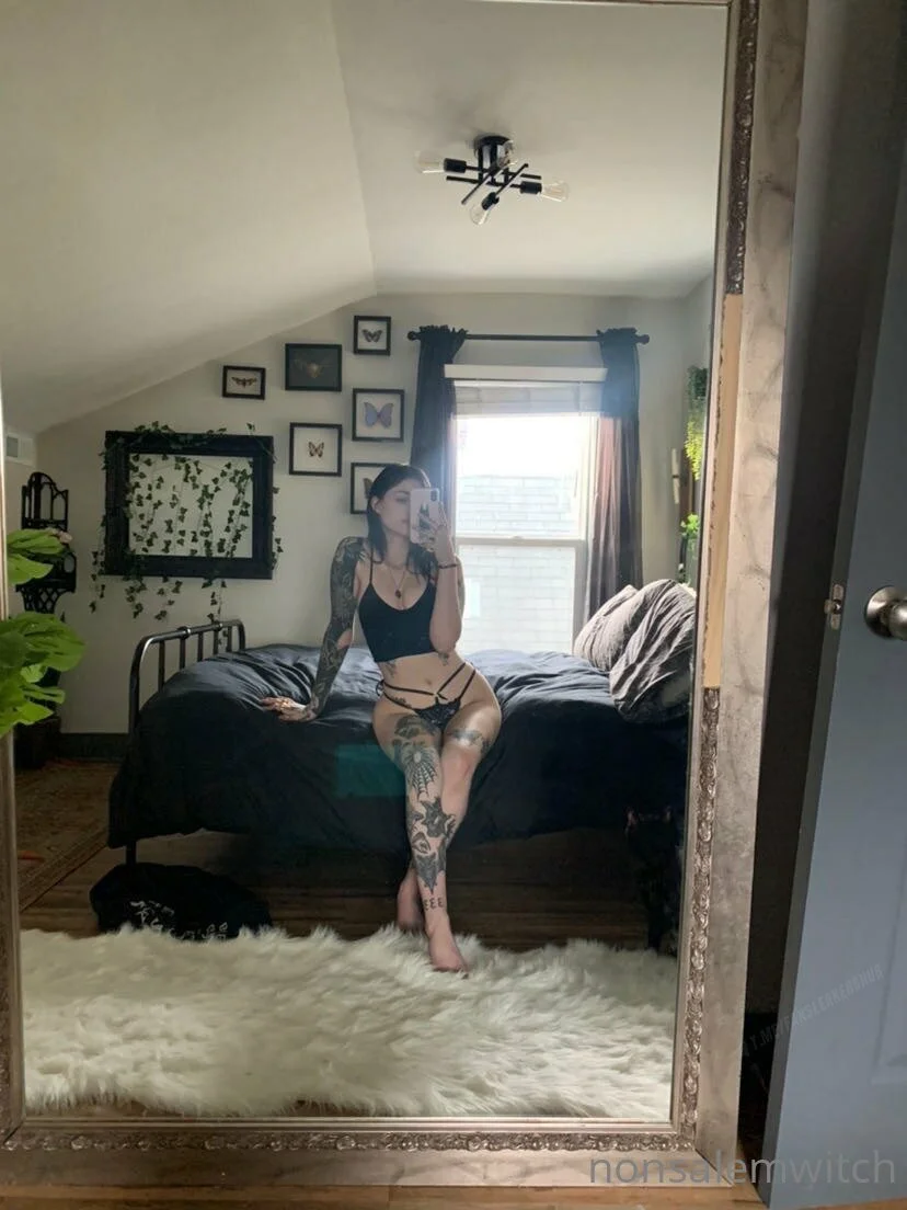 goth baddie image 6