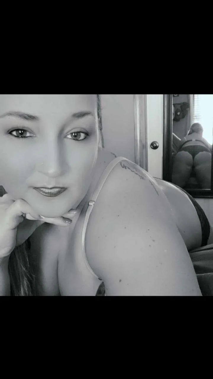 Hottie image 7