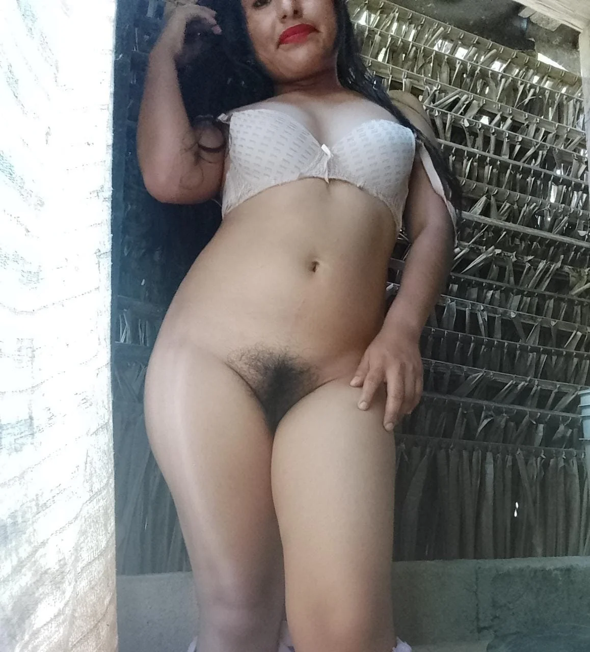 Putita barata le gusta ser exhibida image 16