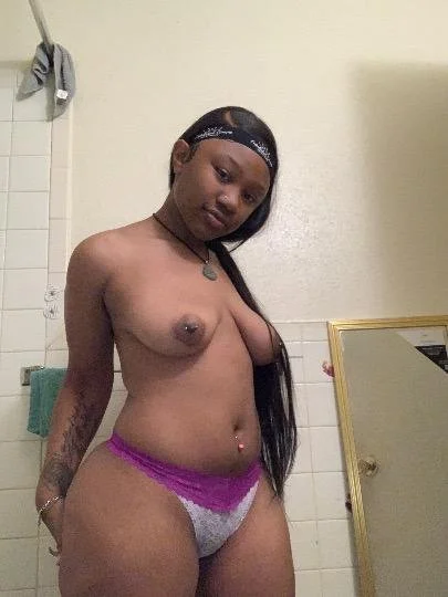 Kiki petite ebony slut image 4