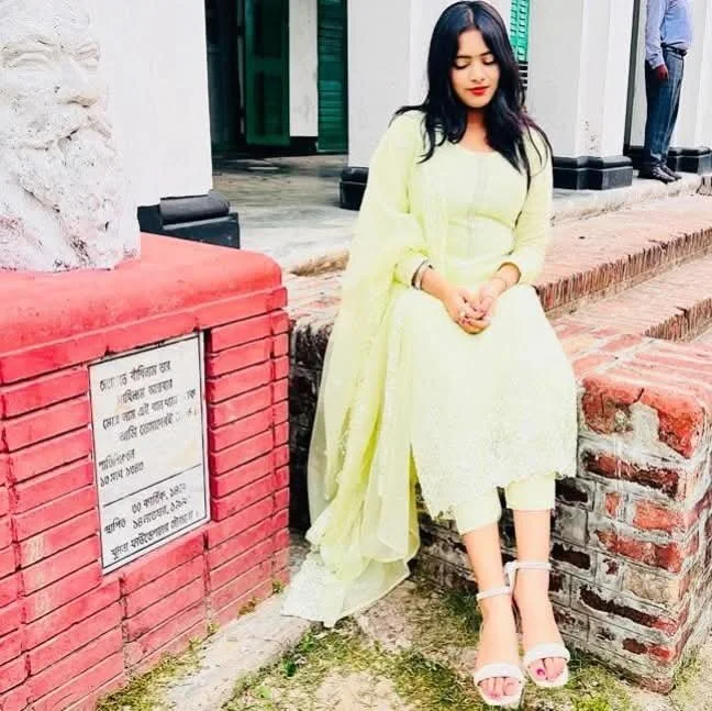 Desi Girl Mahek Alinaa Collections. image 2