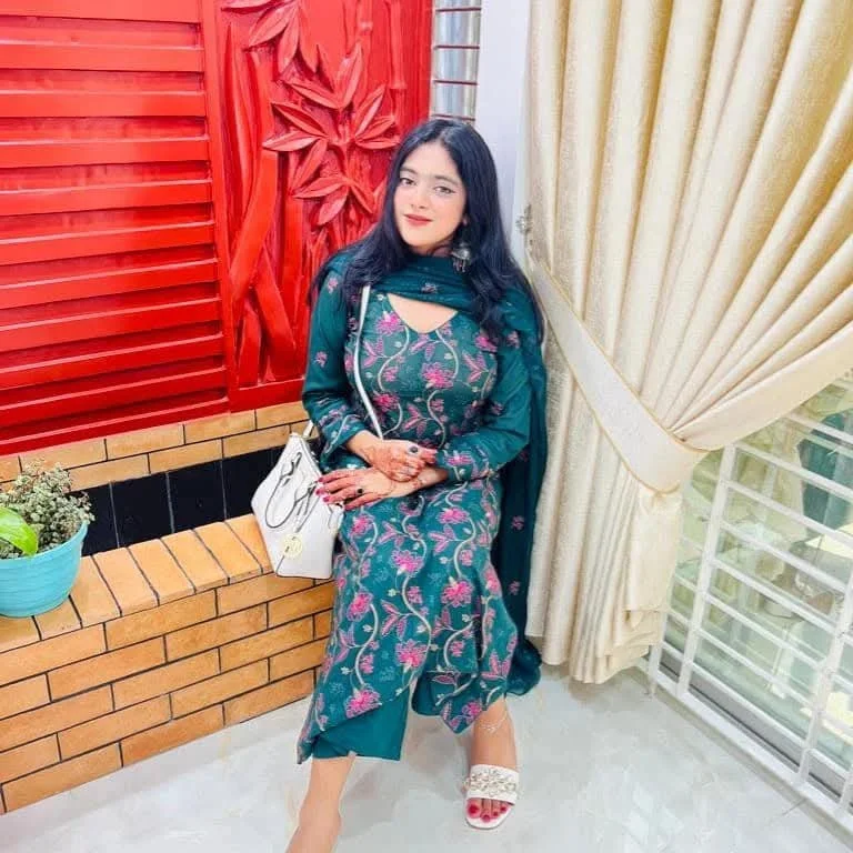 Desi Girl Mahek Alinaa Collections. image 4