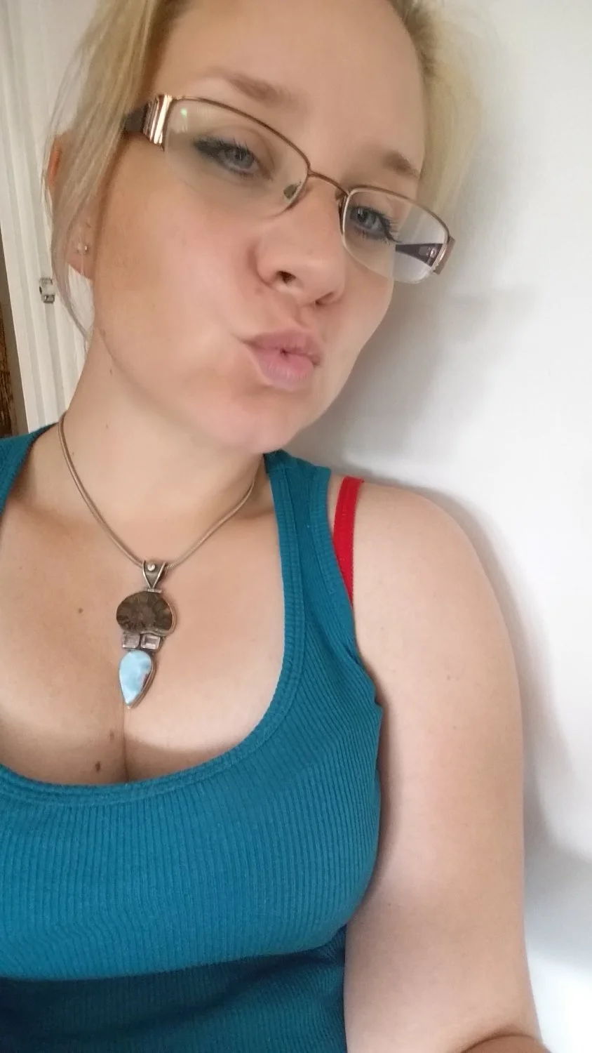 UK wife selfie then dildos her pussy main image