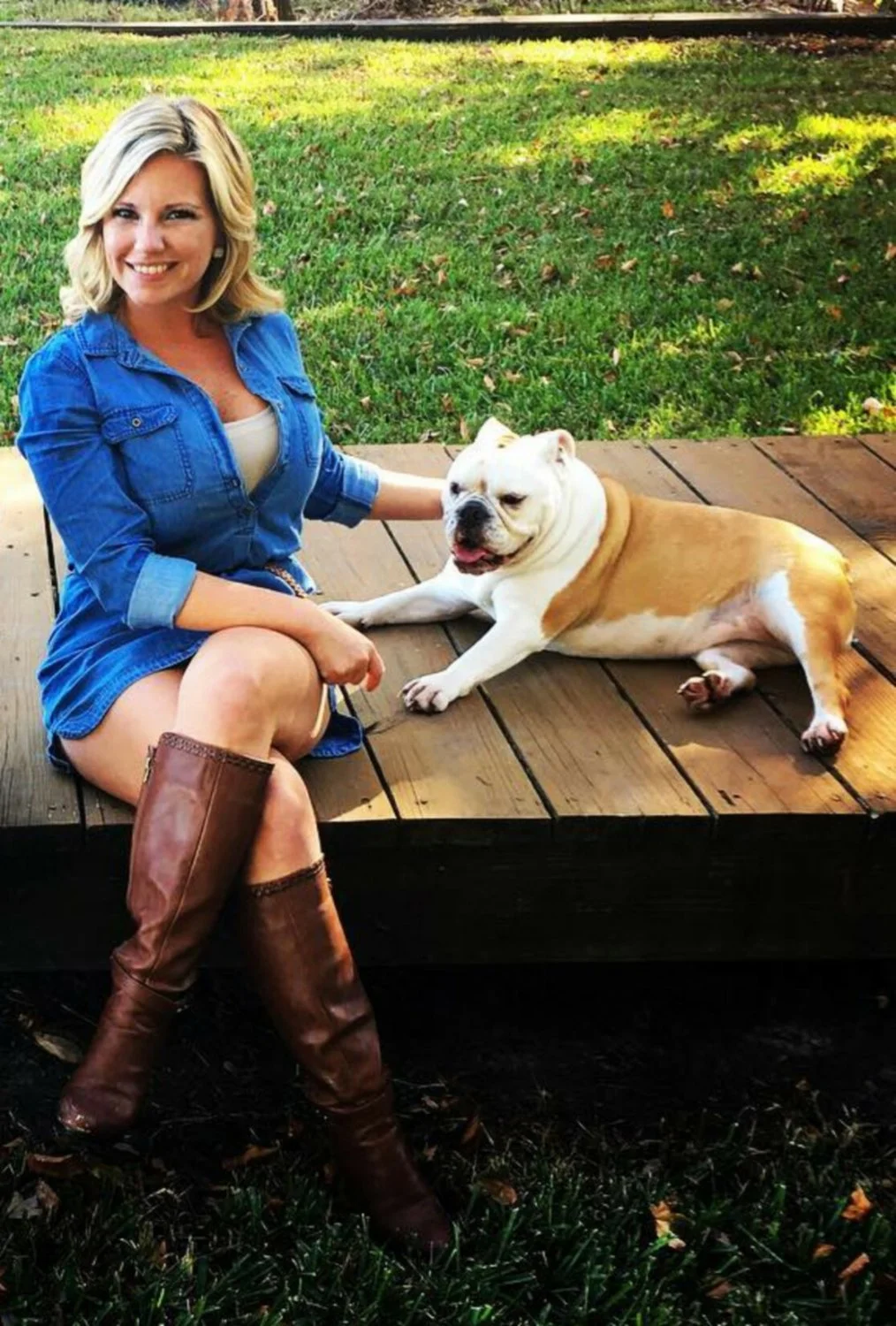 Busty Milf Tara Lost image 2