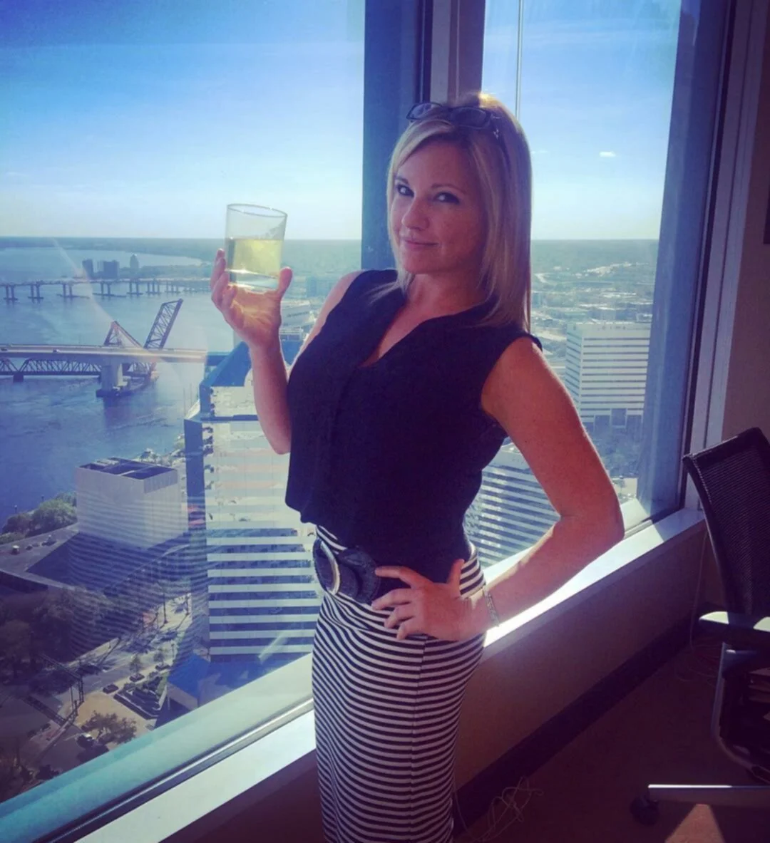 Busty Milf Tara Lost image 3